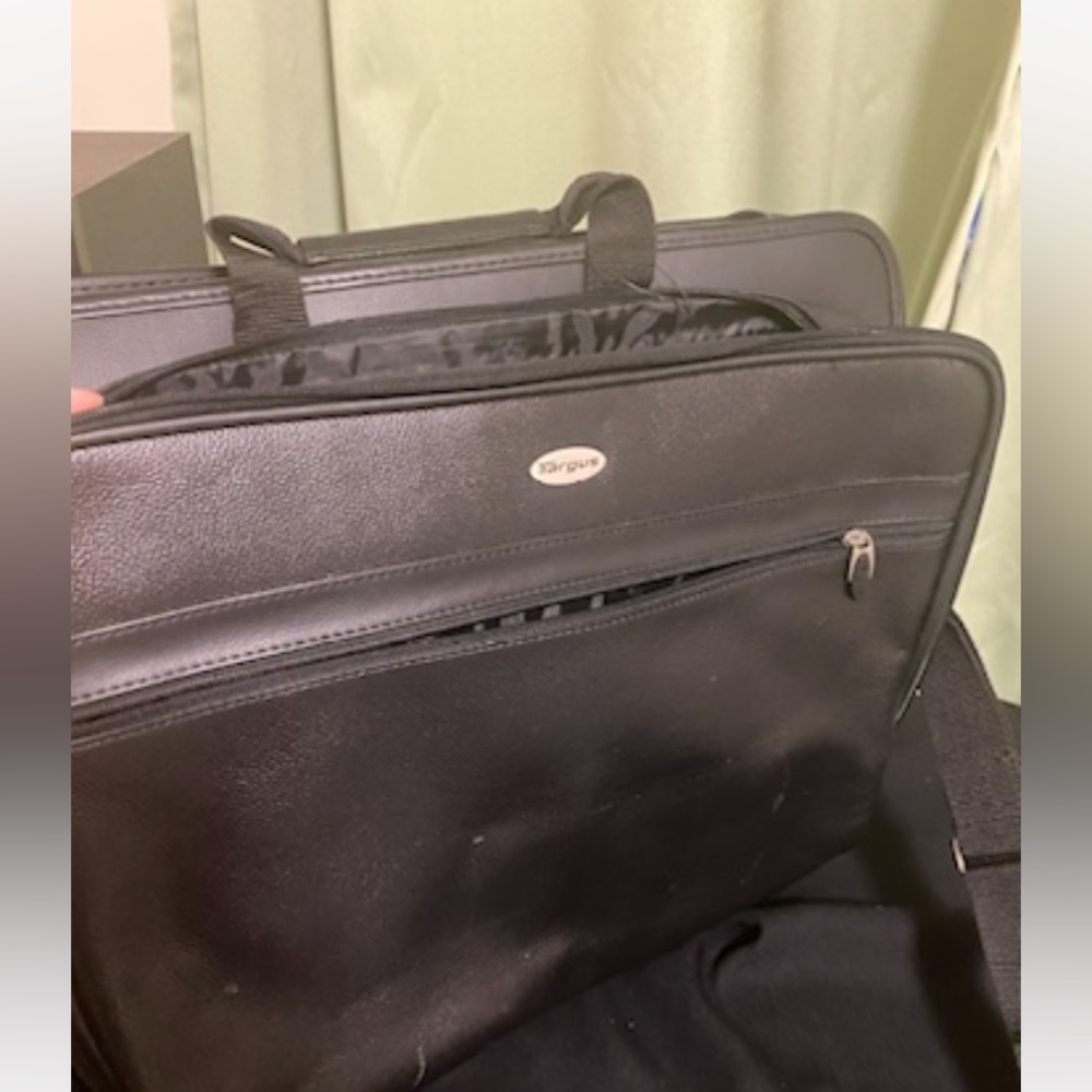 Targus Leather Laptop Bag 18”